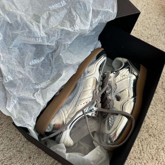 ALOHAS
Tb.490 Rife Metallic Leather Lace Up Sneakers - Picture 8 of 11